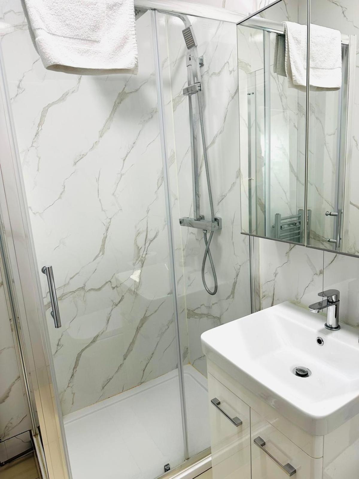 Westferry Two Apartment London